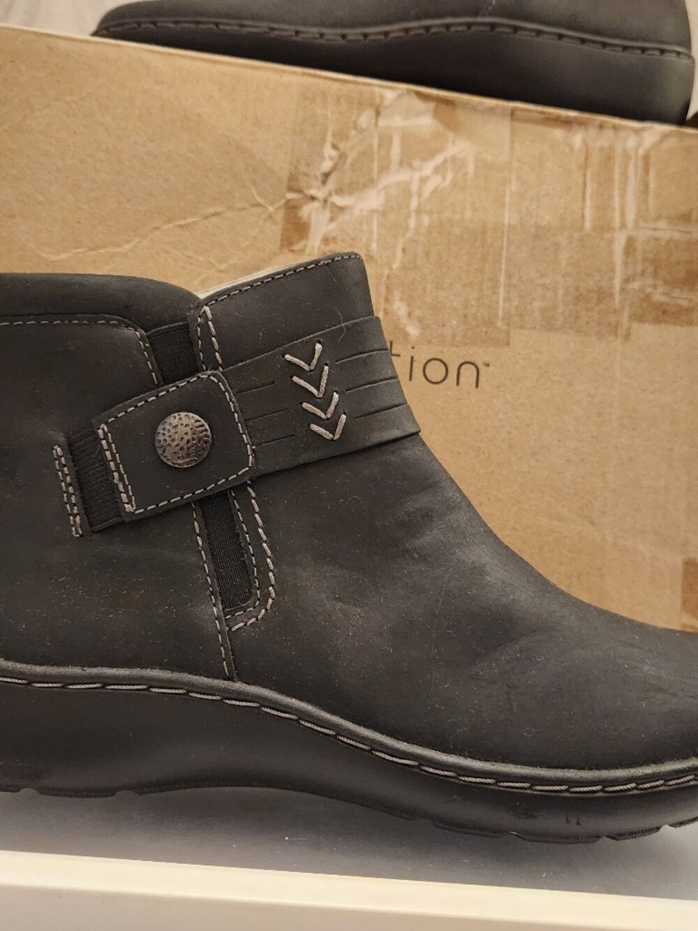 Clarks Black Leather "Cora Rae" Booties. NIB. Size 6